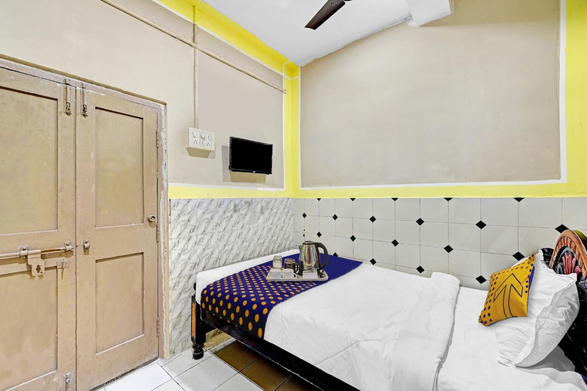 Spot On Svr Grand Hotel Vijayawada Exterior photo