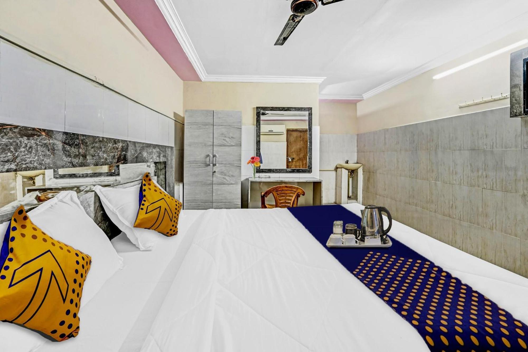 Spot On Svr Grand Hotel Vijayawada Exterior photo
