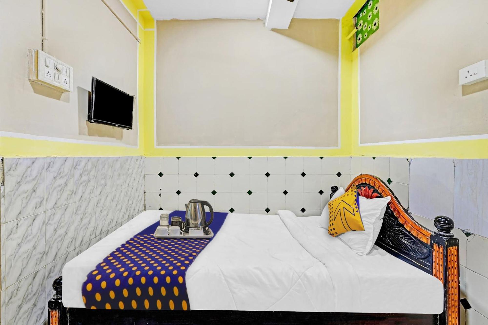 Spot On Svr Grand Hotel Vijayawada Exterior photo